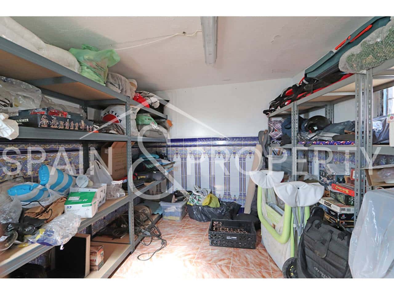 4 bedroom Villa for sale in Montroy with pool garage - € 249,900 (Ref: 9280664)