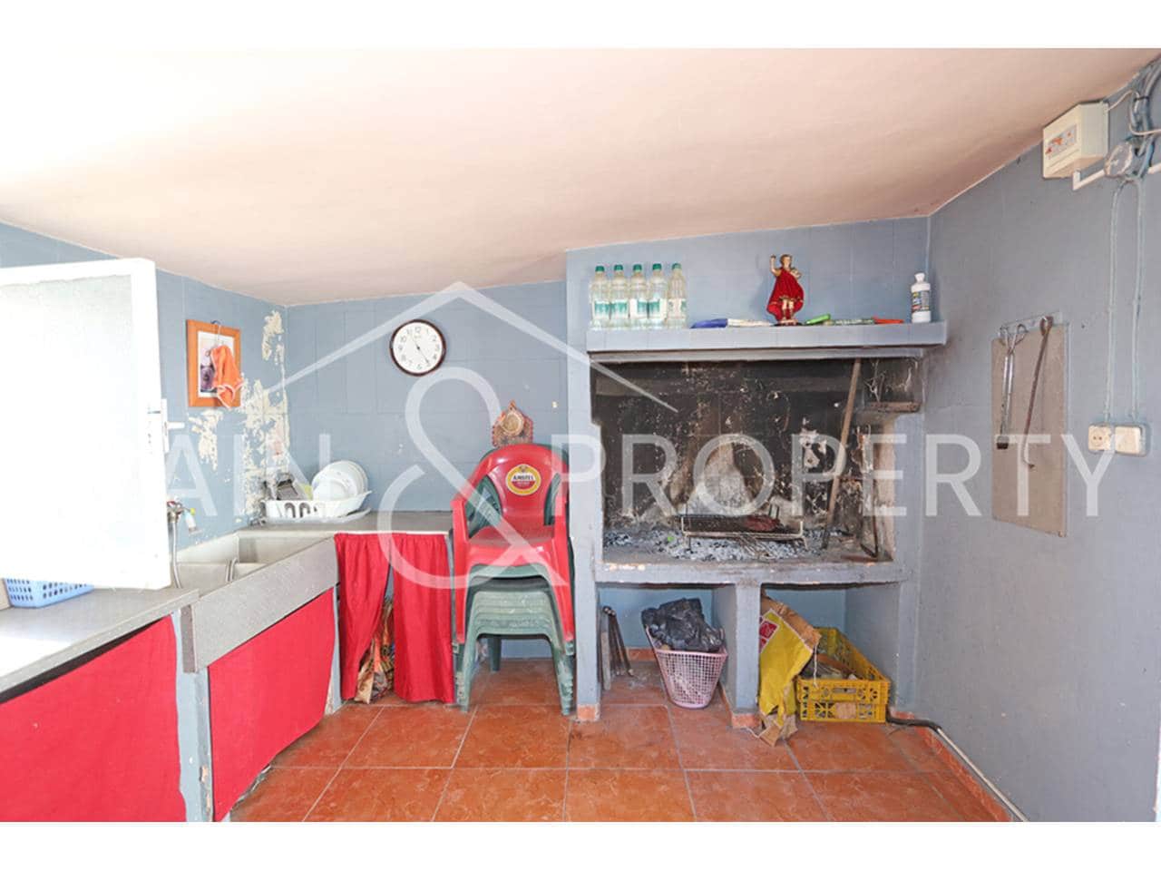 4 bedroom Villa for sale in Montroy with pool garage - € 249,900 (Ref: 9280664)