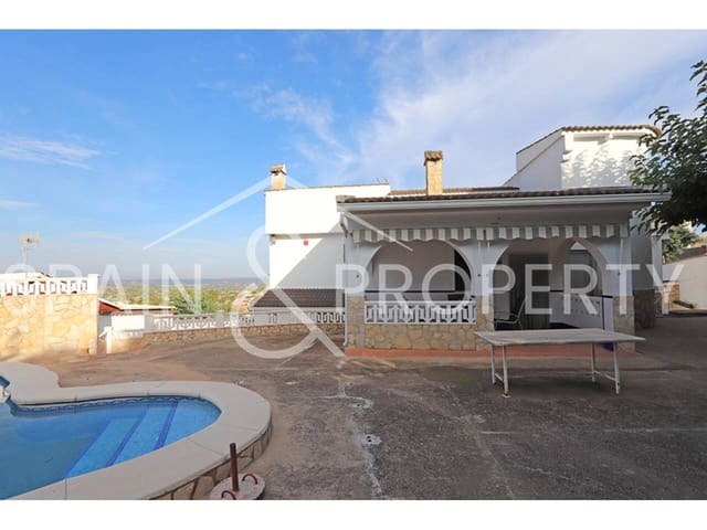 6 bedroom Villa for sale in Montroy with pool garage - € 319,000 (Ref: 9293930)