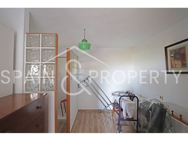 6 bedroom Villa for sale in Montroy with pool garage - € 319,000 (Ref: 9293930)