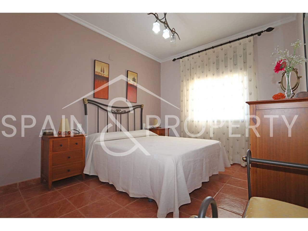 6 soveværelse Villa til salg i Montroy med swimmingpool garage - € 319.000 (Ref: 9293930)