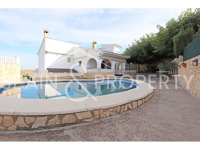 6 bedroom Villa for sale in Montroy with pool garage - € 319,000 (Ref: 9293930)
