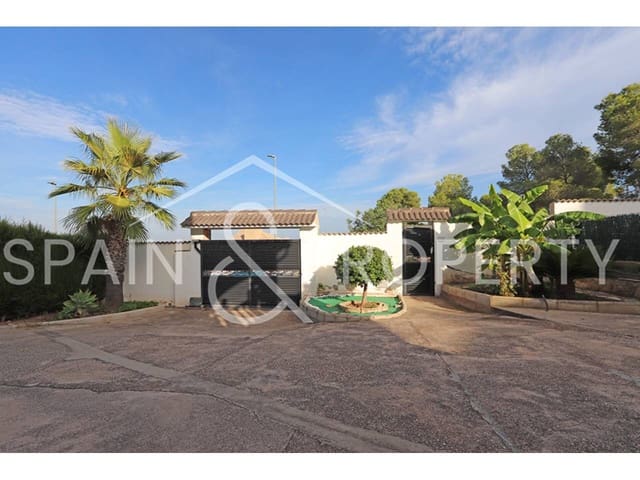 6 bedroom Villa for sale in Montroy with pool garage - € 319,000 (Ref: 9293930)