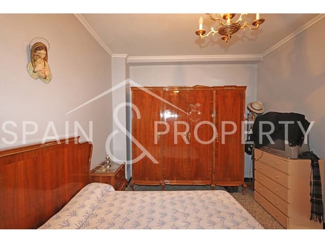 5 bedroom Townhouse for sale in Real with garage - € 180,000 (Ref: 9330217)