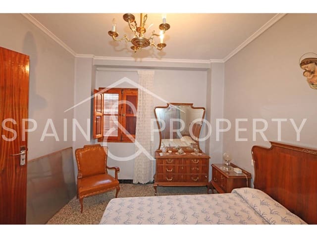 5 bedroom Townhouse for sale in Real with garage - € 180,000 (Ref: 9330217)
