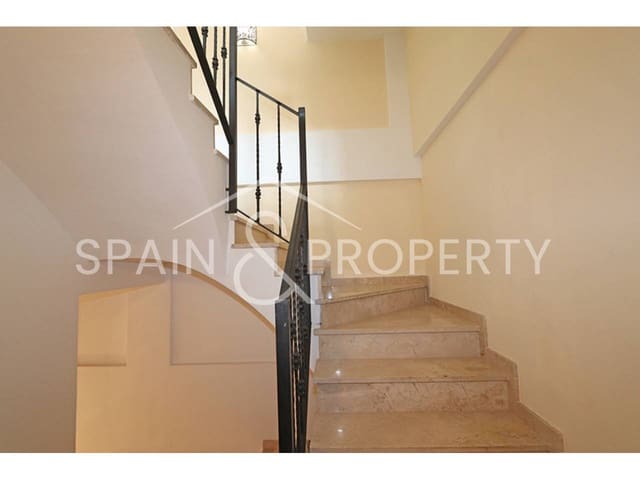 3 bedroom Townhouse for sale in Montroy with garage - € 238,000 (Ref: 9340801)