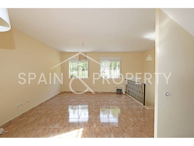 3 bedroom Townhouse for sale in Montroy with garage - € 238,000 (Ref: 9340801)