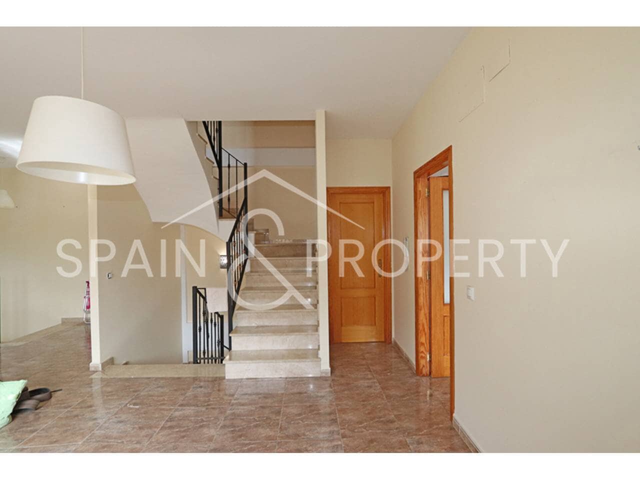 3 soverom Hus til salgs i Montroy med garasje - € 238 000 (Ref: 9340801)