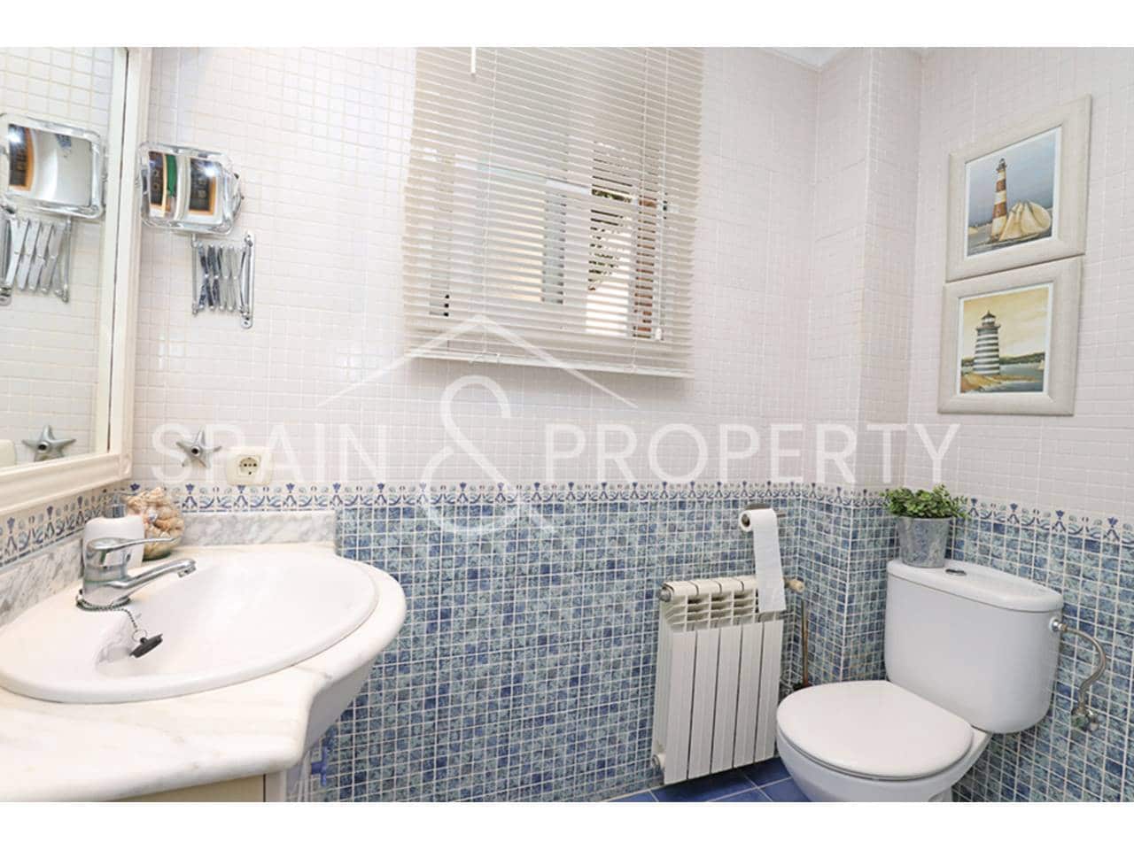 4 soveværelse Villa til salg i Calicanto med swimmingpool garage - € 500.000 (Ref: 9348862)