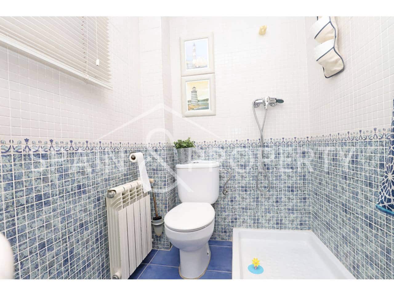 4 soveværelse Villa til salg i Calicanto med swimmingpool garage - € 500.000 (Ref: 9348862)