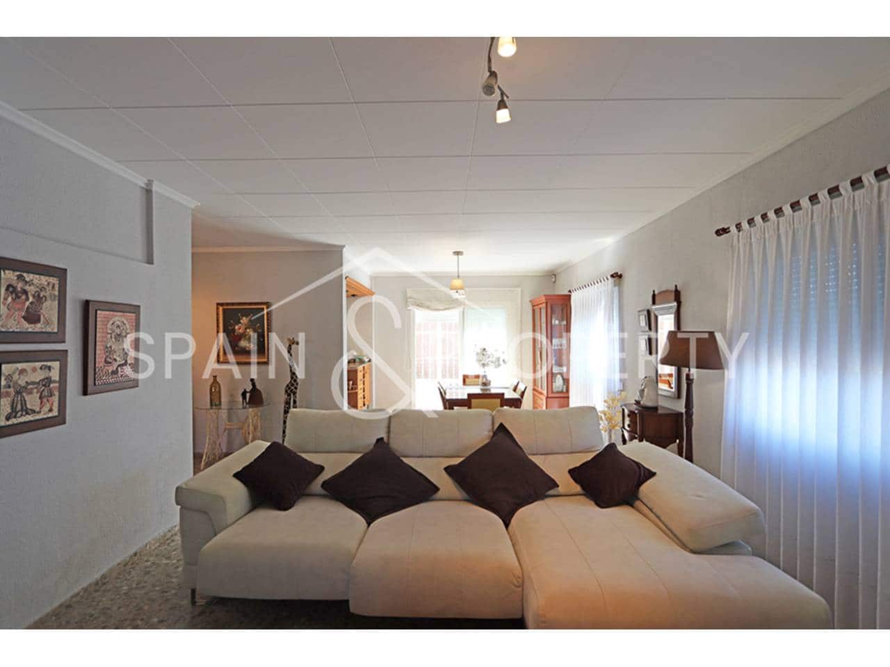 3 soveværelse Villa til salg i Montserrat med swimmingpool - € 349.000 (Ref: 9352975)