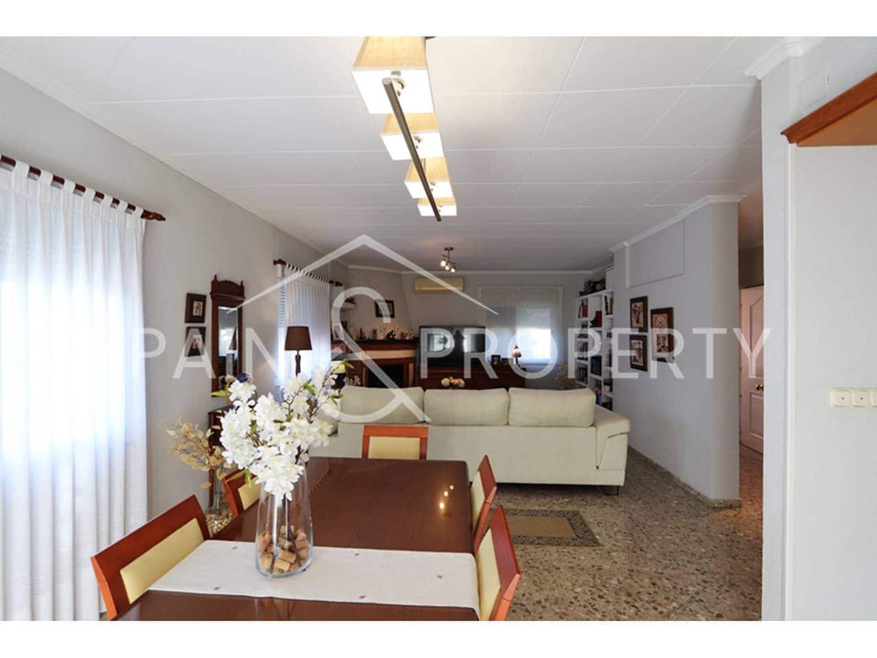 3 soveværelse Villa til salg i Montserrat med swimmingpool - € 349.000 (Ref: 9352975)