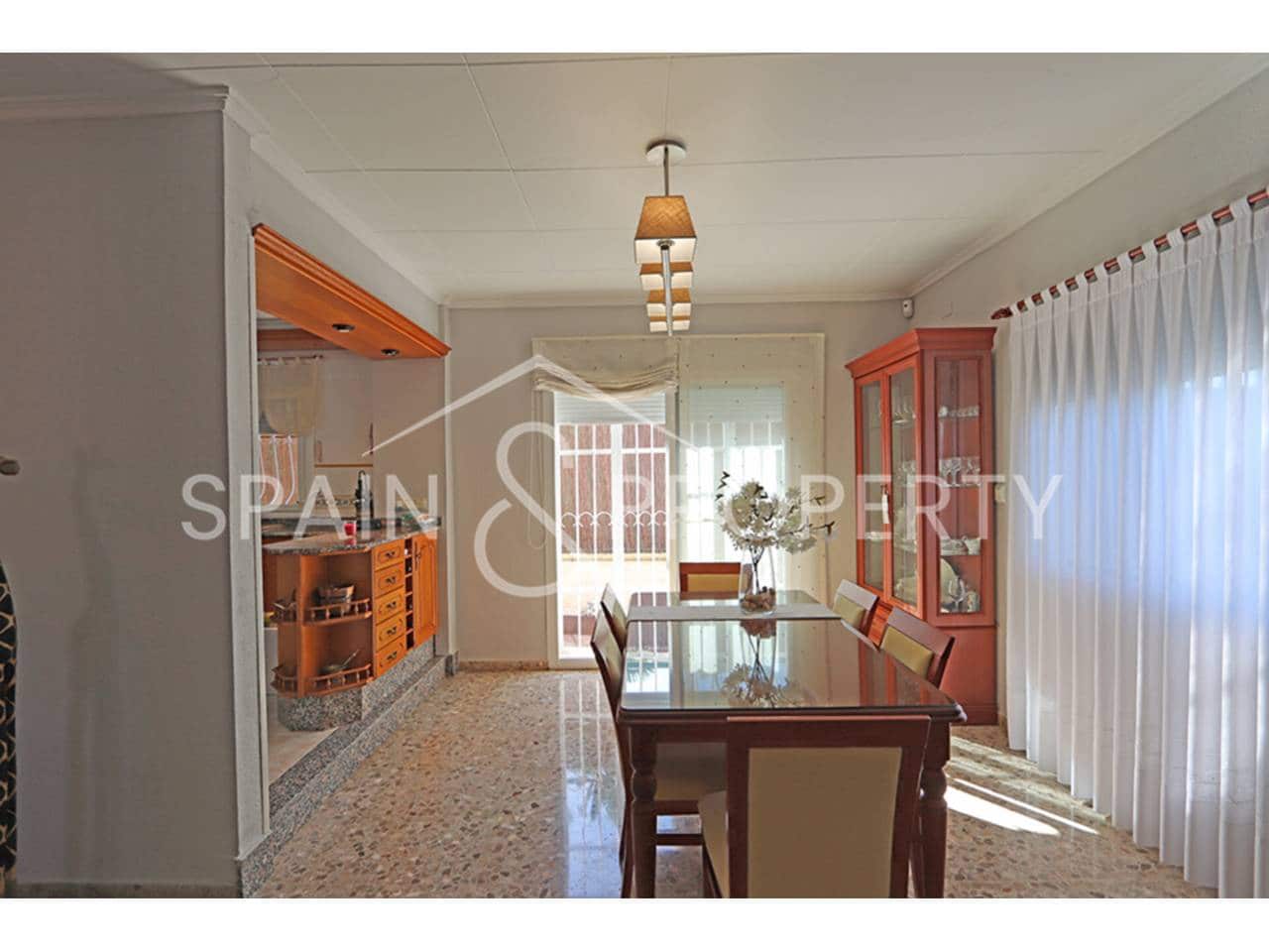 3 soveværelse Villa til salg i Montserrat med swimmingpool - € 349.000 (Ref: 9352975)