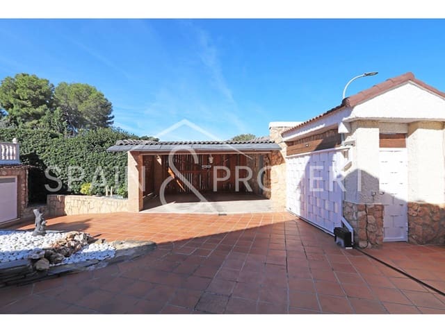 3 soveværelse Villa til salg i Montserrat med swimmingpool - € 349.000 (Ref: 9352975)