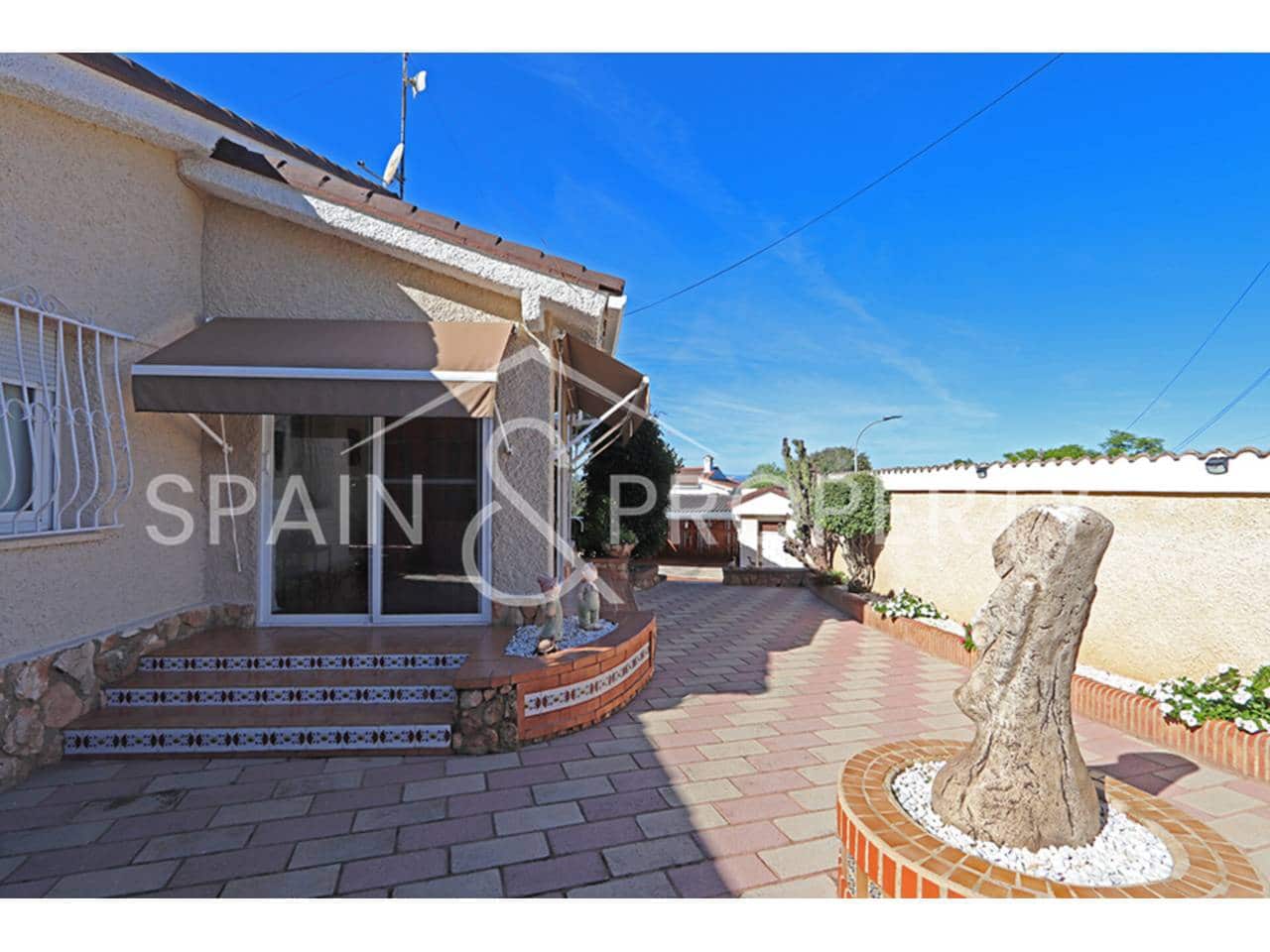 3 soveværelse Villa til salg i Montserrat med swimmingpool - € 349.000 (Ref: 9352975)