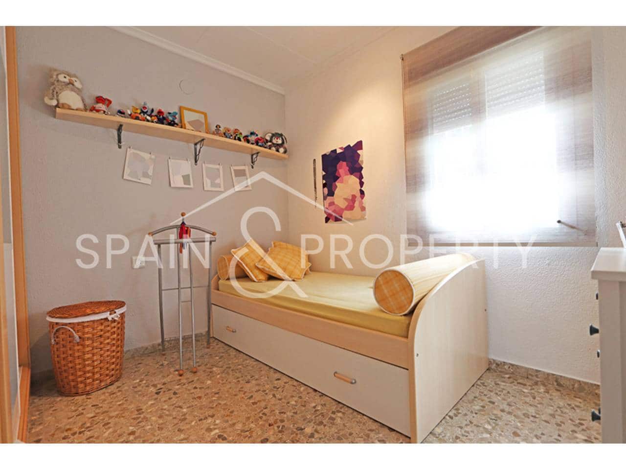 3 soveværelse Villa til salg i Montserrat med swimmingpool - € 349.000 (Ref: 9352975)