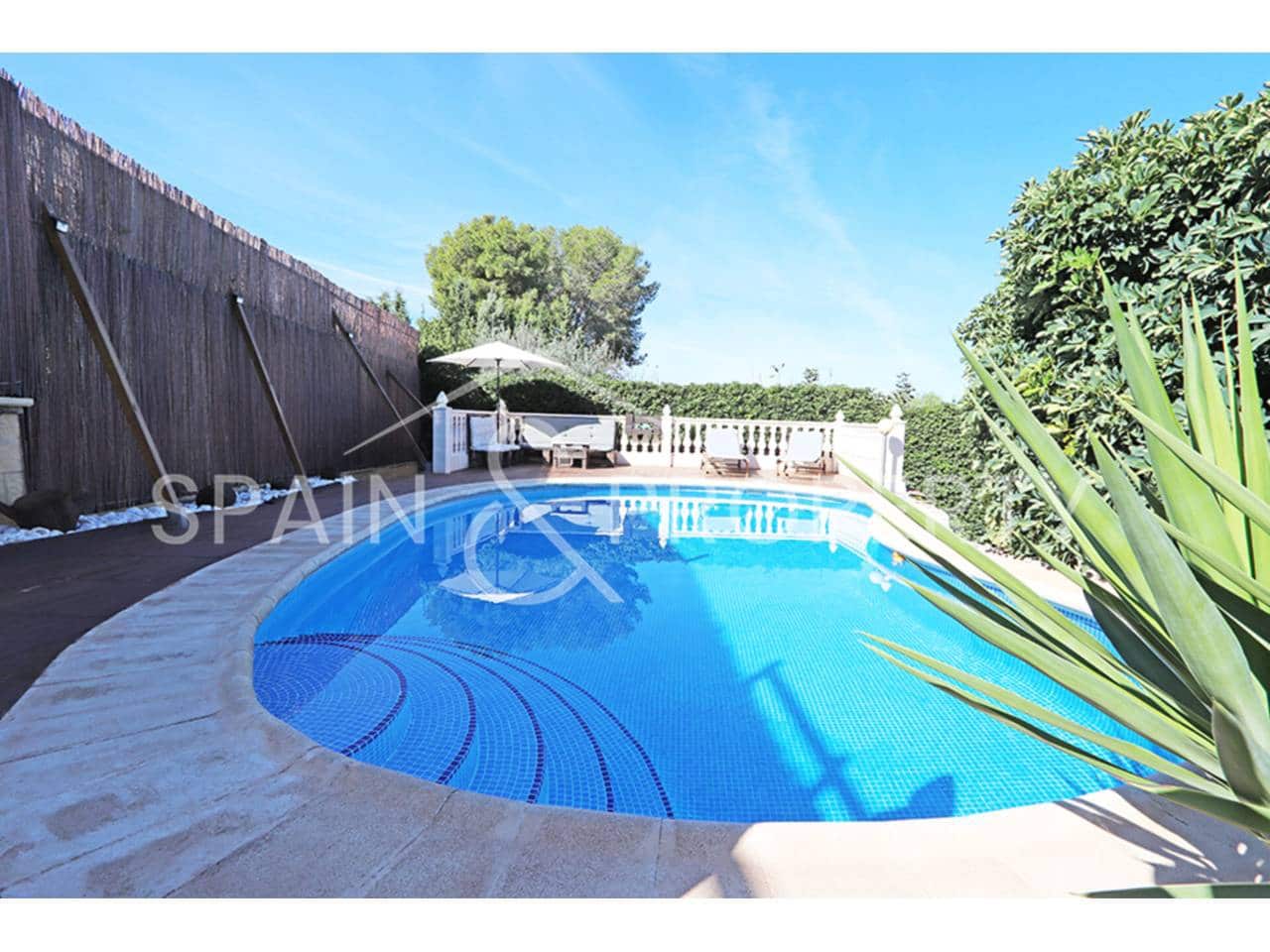 3 soveværelse Villa til salg i Montserrat med swimmingpool - € 349.000 (Ref: 9352975)