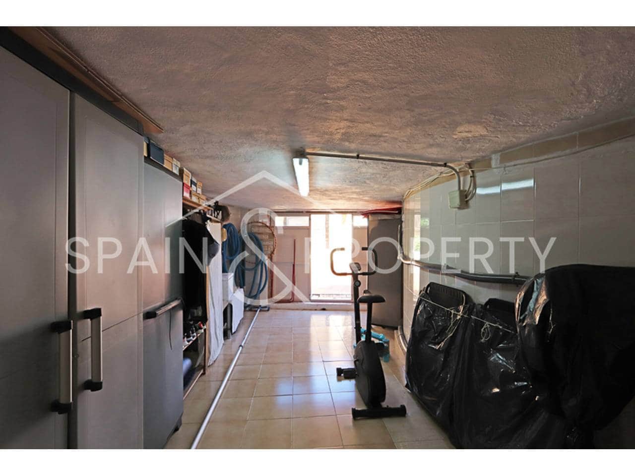 3 soveværelse Villa til salg i Montserrat med swimmingpool - € 349.000 (Ref: 9352975)