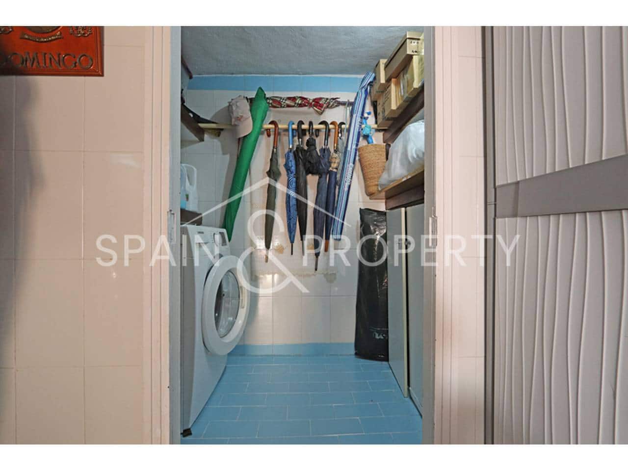 3 soveværelse Villa til salg i Montserrat med swimmingpool - € 349.000 (Ref: 9352975)