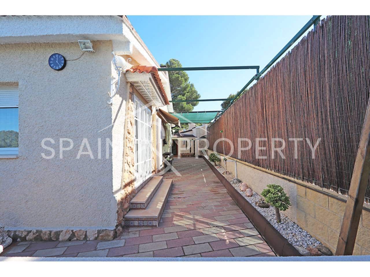 3 soveværelse Villa til salg i Montserrat med swimmingpool - € 349.000 (Ref: 9352975)