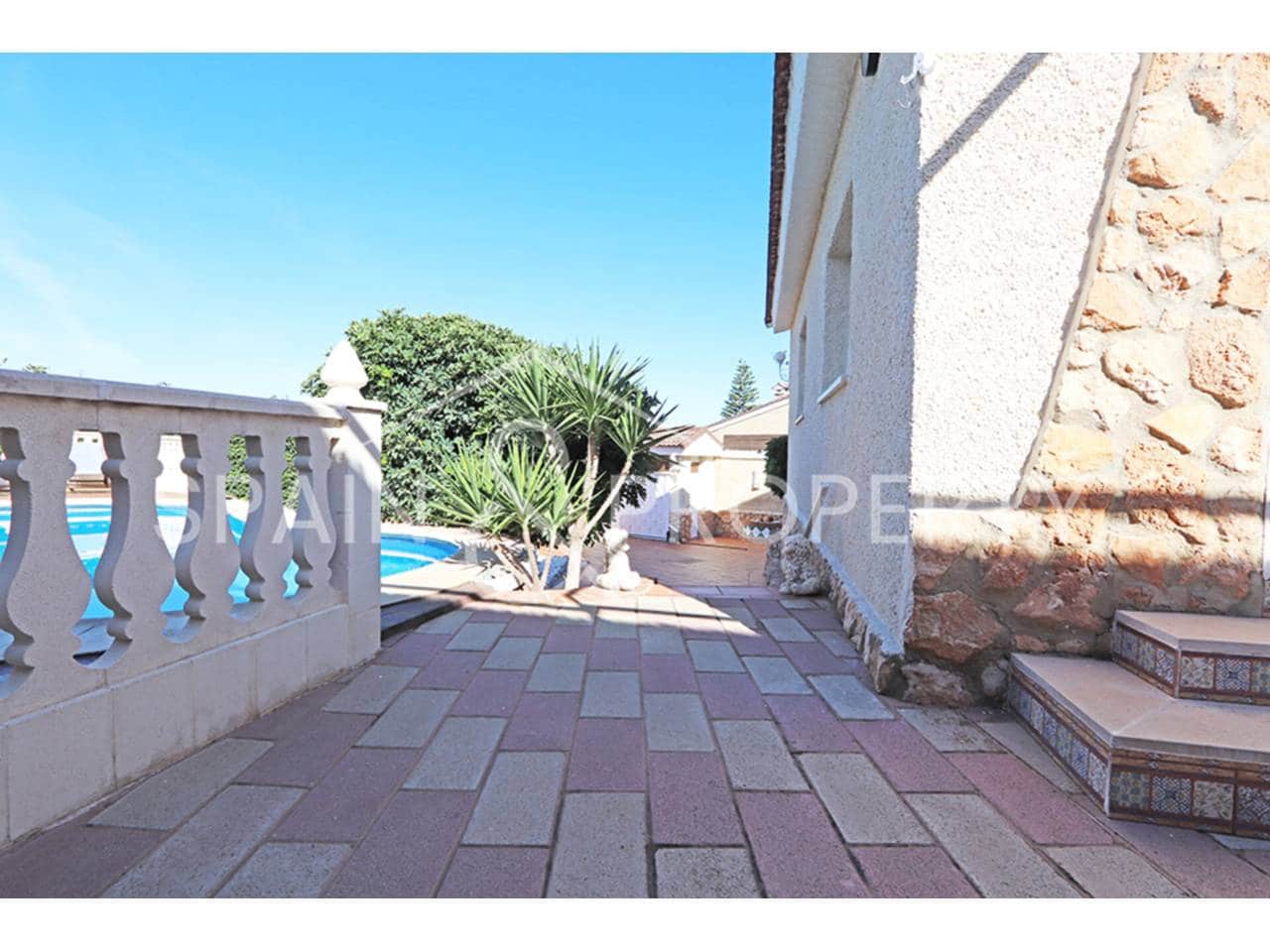 3 soveværelse Villa til salg i Montserrat med swimmingpool - € 349.000 (Ref: 9352975)