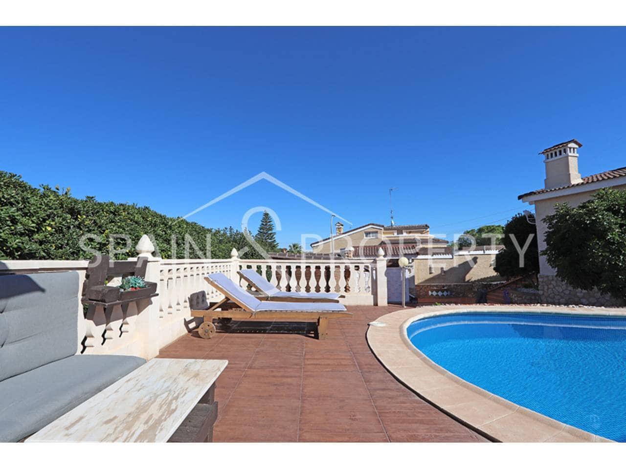 3 soveværelse Villa til salg i Montserrat med swimmingpool - € 349.000 (Ref: 9352975)