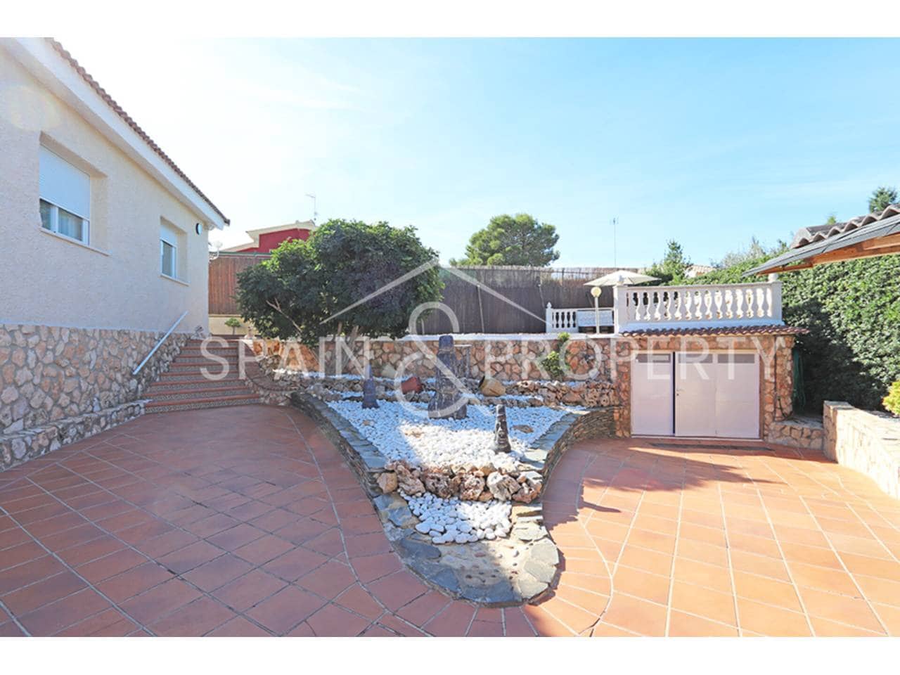 3 soveværelse Villa til salg i Montserrat med swimmingpool - € 349.000 (Ref: 9352975)