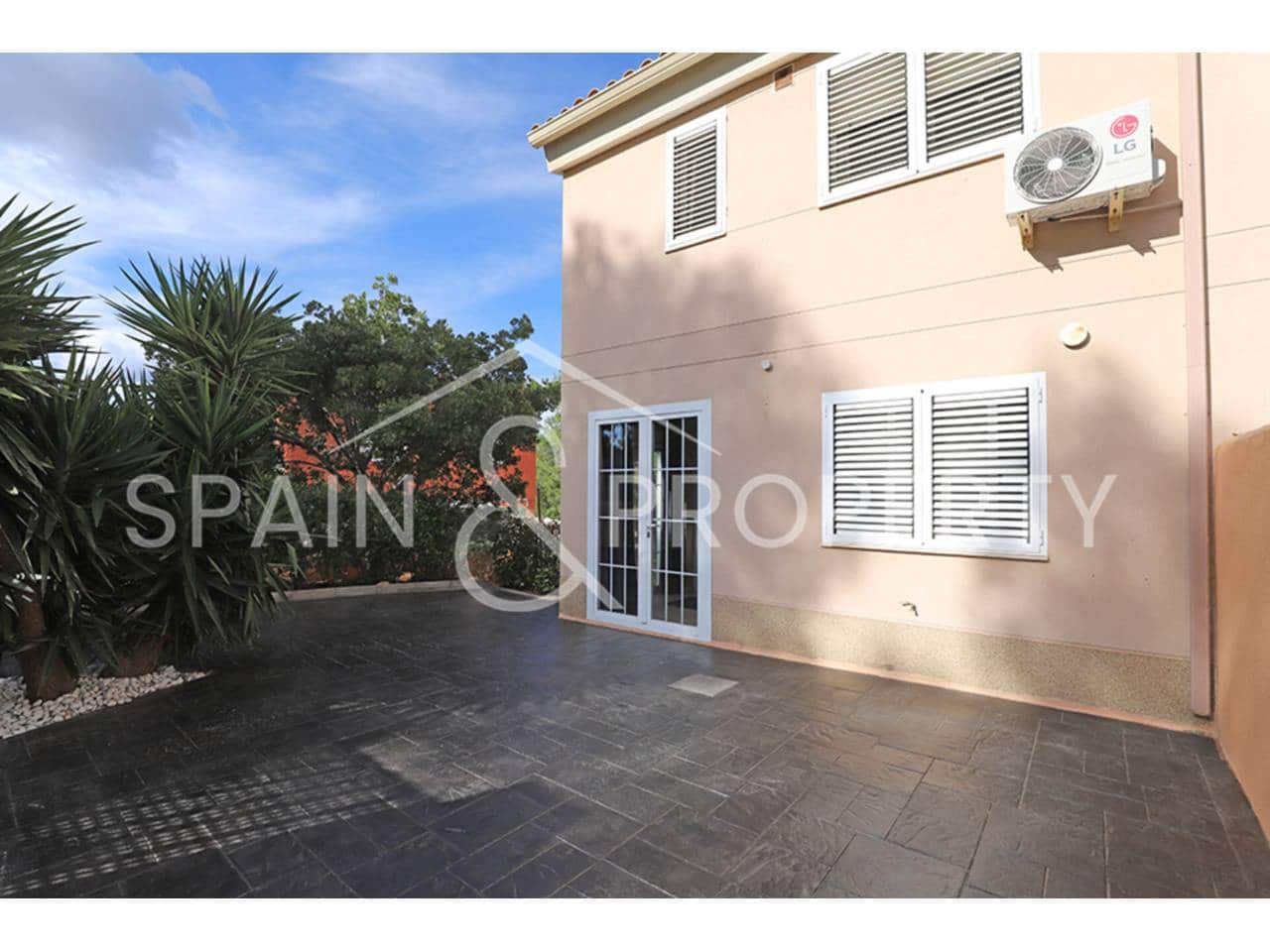 4 soveværelse Villa til salg i Montserrat med swimmingpool - € 280.000 (Ref: 9402991)