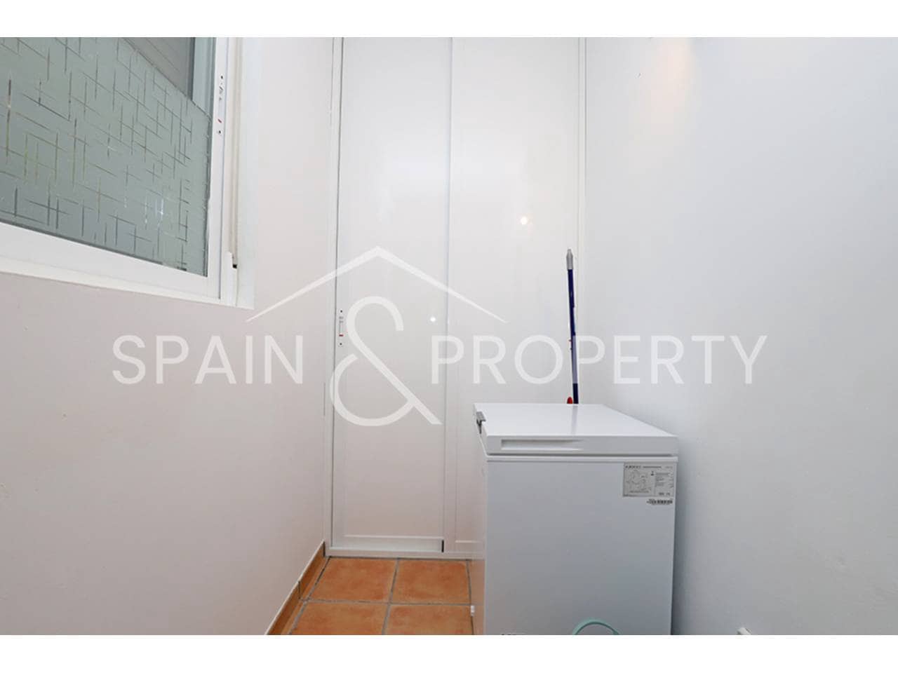 4 soveværelse Villa til salg i Montserrat med swimmingpool - € 280.000 (Ref: 9402991)