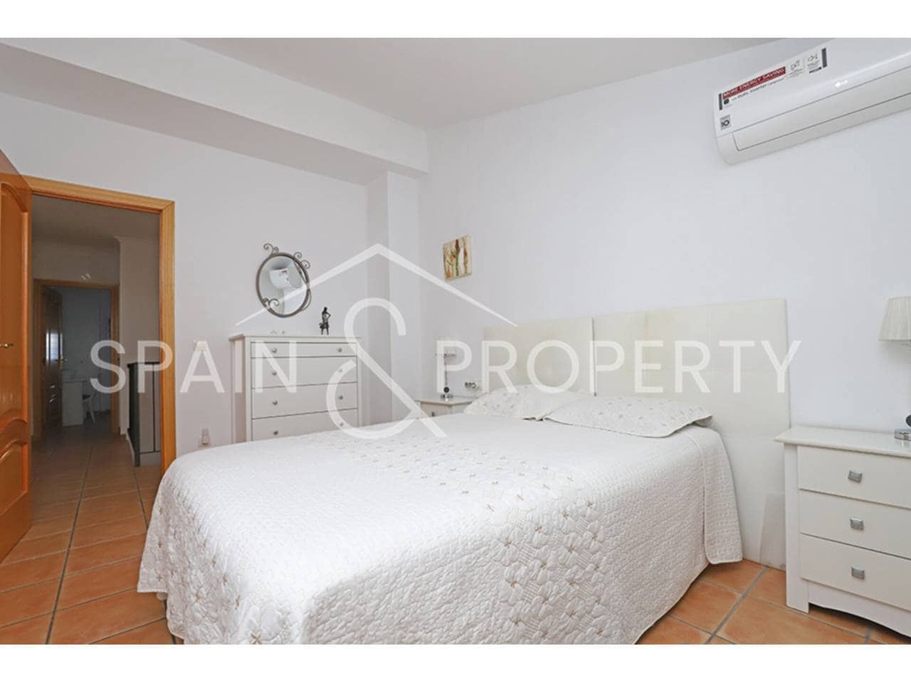 4 soveværelse Villa til salg i Montserrat med swimmingpool - € 280.000 (Ref: 9402991)