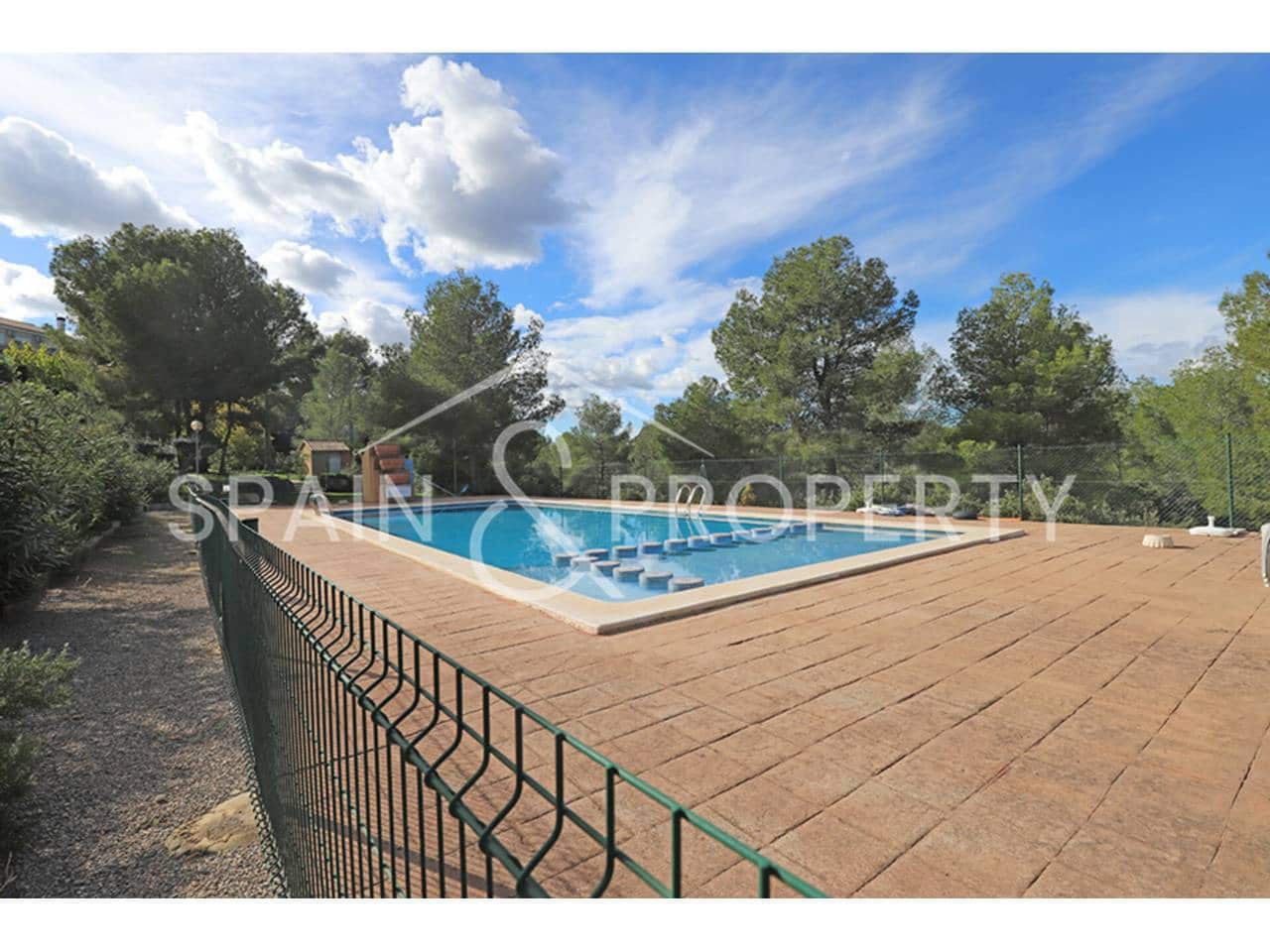 4 soveværelse Villa til salg i Montserrat med swimmingpool - € 280.000 (Ref: 9402991)