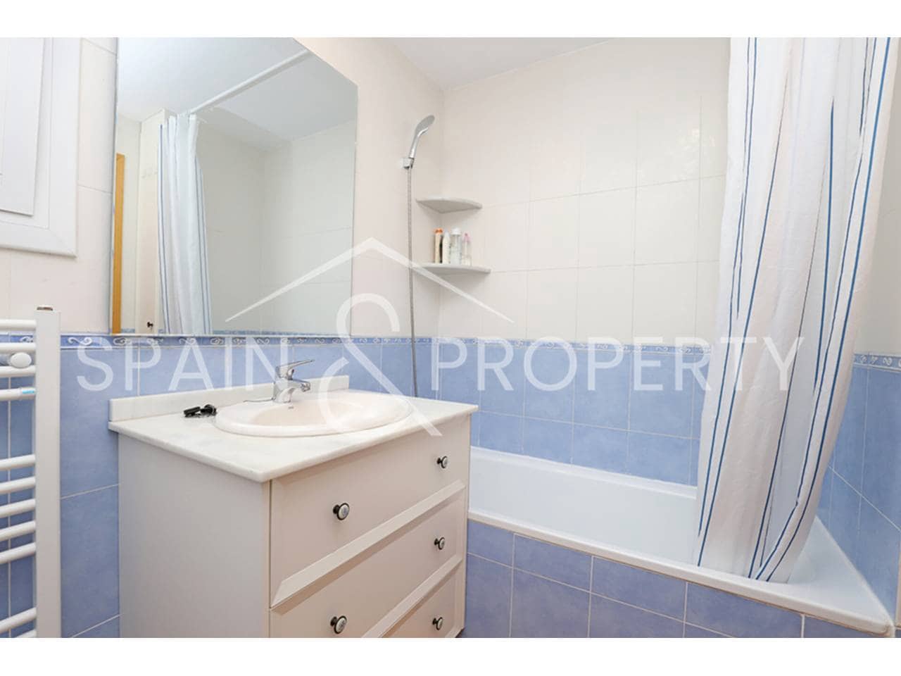 4 soveværelse Villa til salg i Montserrat med swimmingpool - € 280.000 (Ref: 9402991)