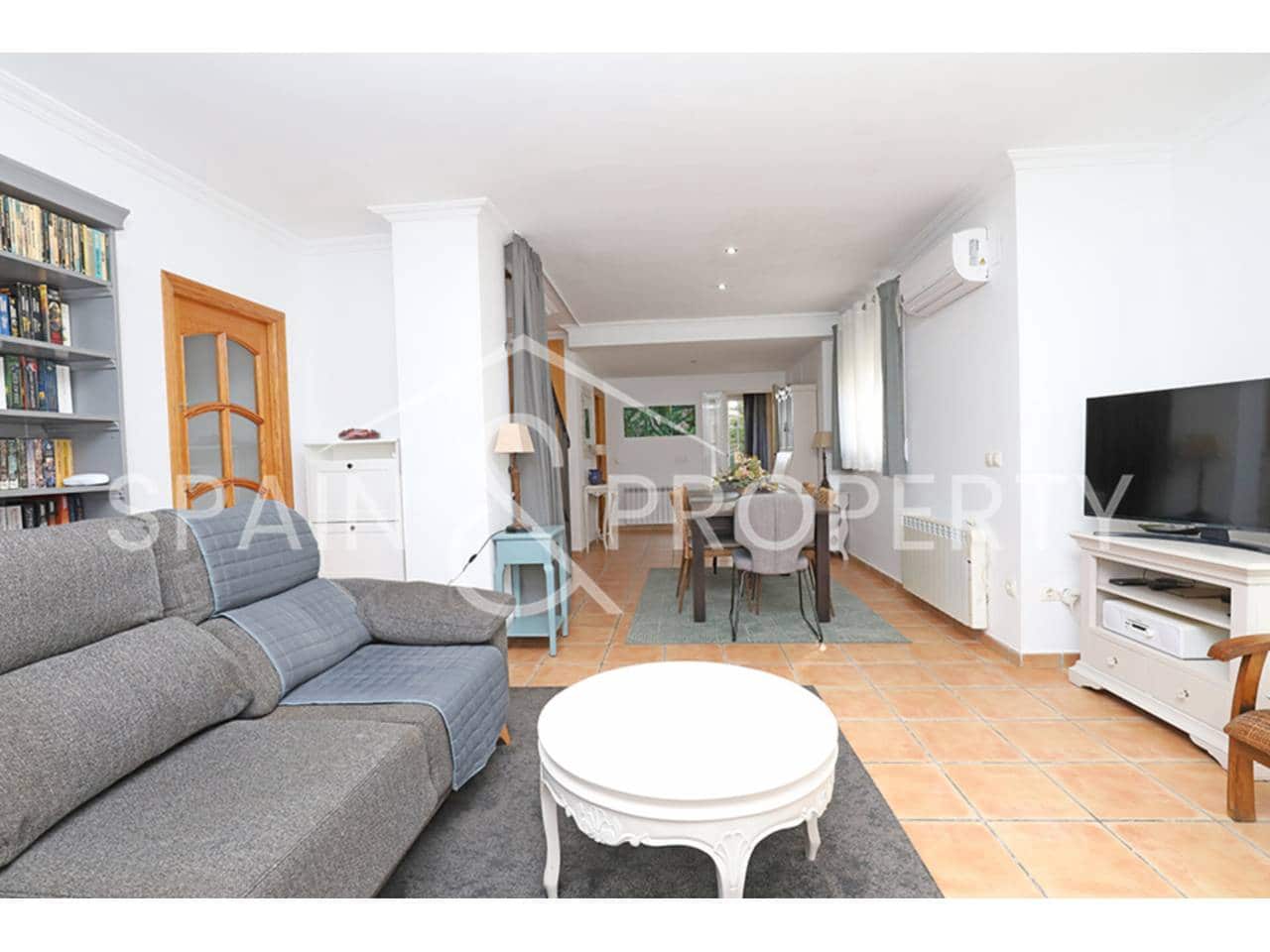 4 soveværelse Villa til salg i Montserrat med swimmingpool - € 280.000 (Ref: 9402991)