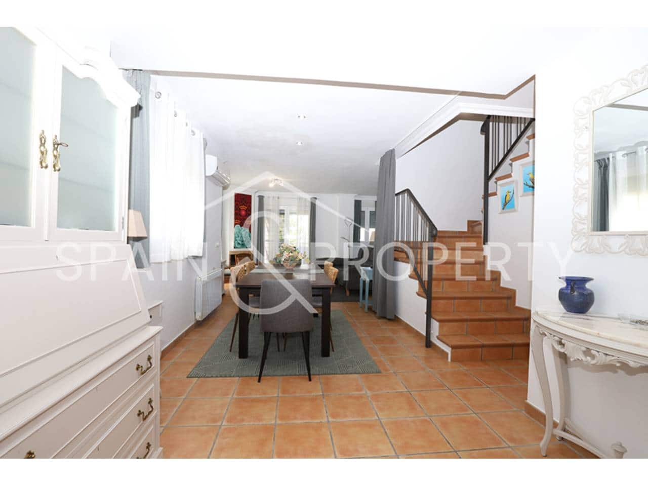 4 soveværelse Villa til salg i Montserrat med swimmingpool - € 280.000 (Ref: 9402991)