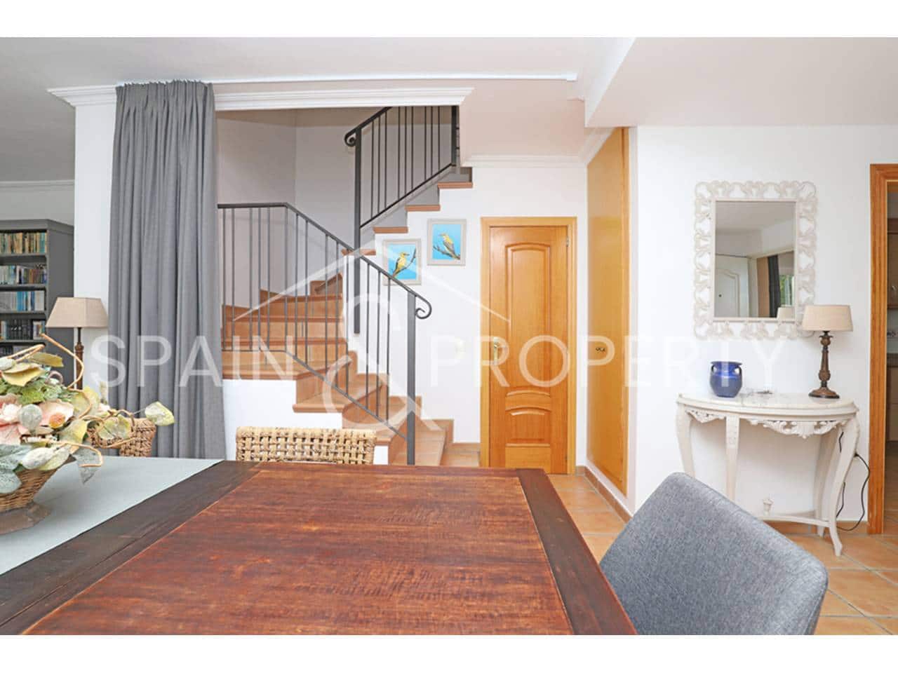 4 soveværelse Villa til salg i Montserrat med swimmingpool - € 280.000 (Ref: 9402991)