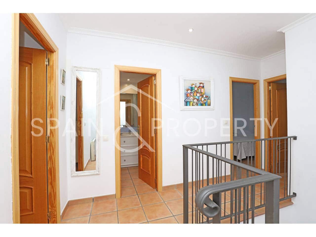 4 soveværelse Villa til salg i Montserrat med swimmingpool - € 280.000 (Ref: 9402991)