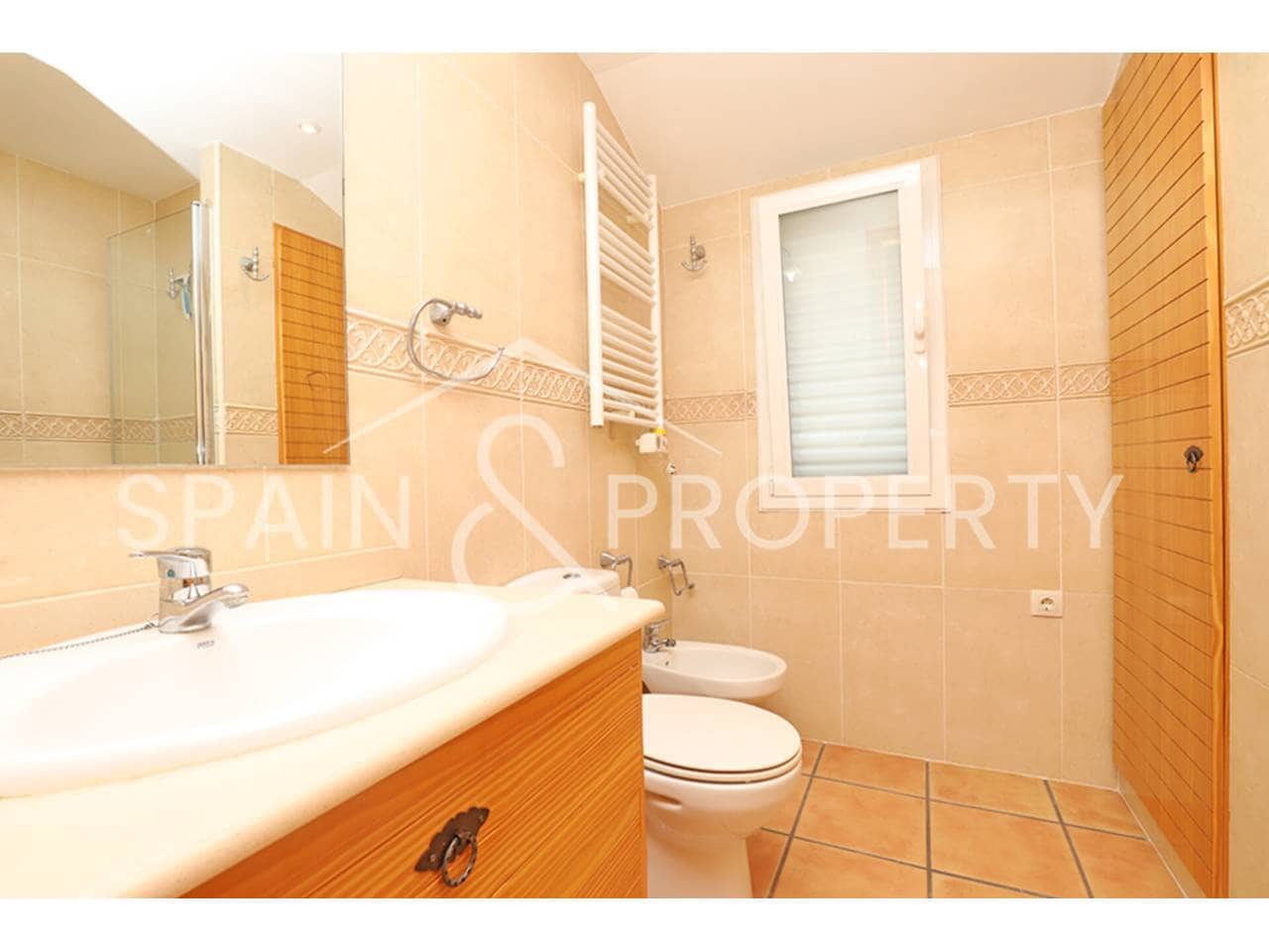 4 soveværelse Villa til salg i Montserrat med swimmingpool - € 280.000 (Ref: 9402991)