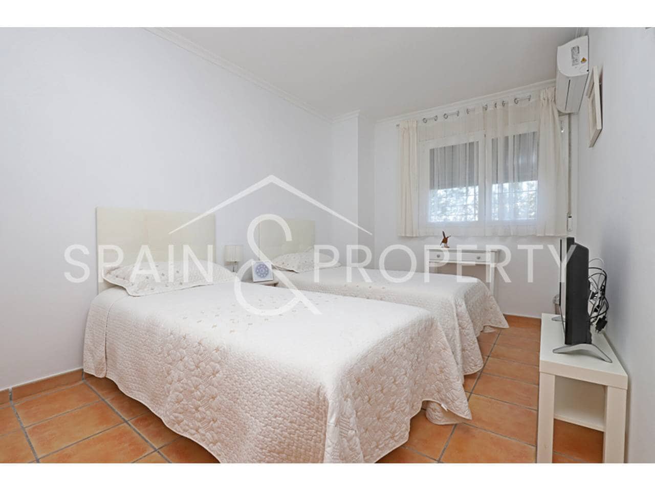 4 soveværelse Villa til salg i Montserrat med swimmingpool - € 280.000 (Ref: 9402991)