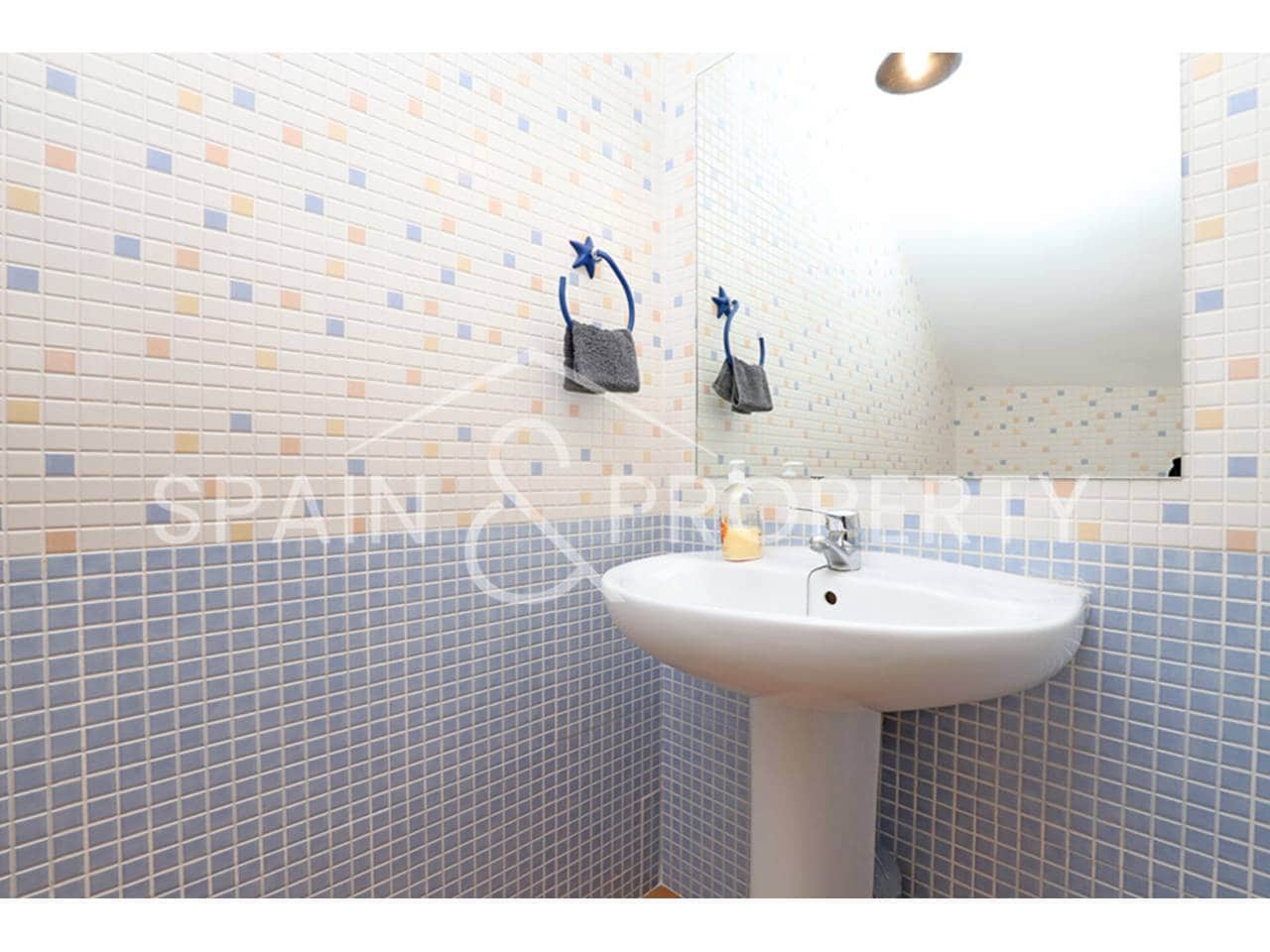 4 soveværelse Villa til salg i Montserrat med swimmingpool - € 280.000 (Ref: 9402991)