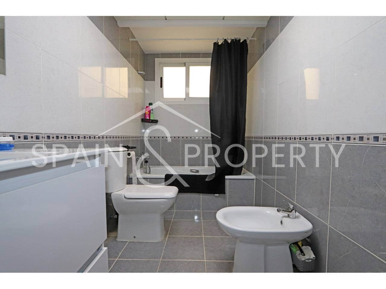 3 slaapkamer Penthouse te koop in Montroy met garage - € 215.000 (Ref: 9405933)