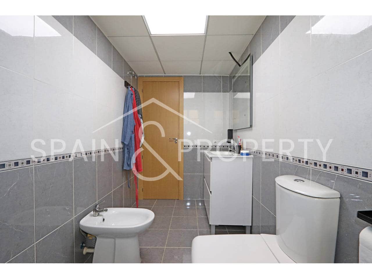 3 slaapkamer Penthouse te koop in Montroy met garage - € 215.000 (Ref: 9405933)