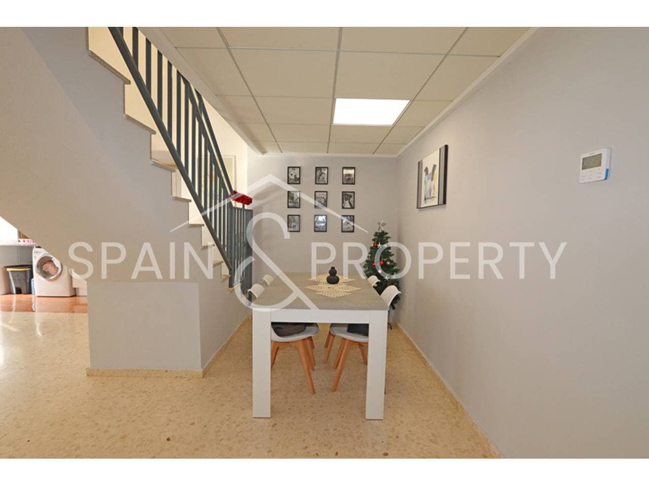 3 slaapkamer Penthouse te koop in Montroy met garage - € 215.000 (Ref: 9405933)