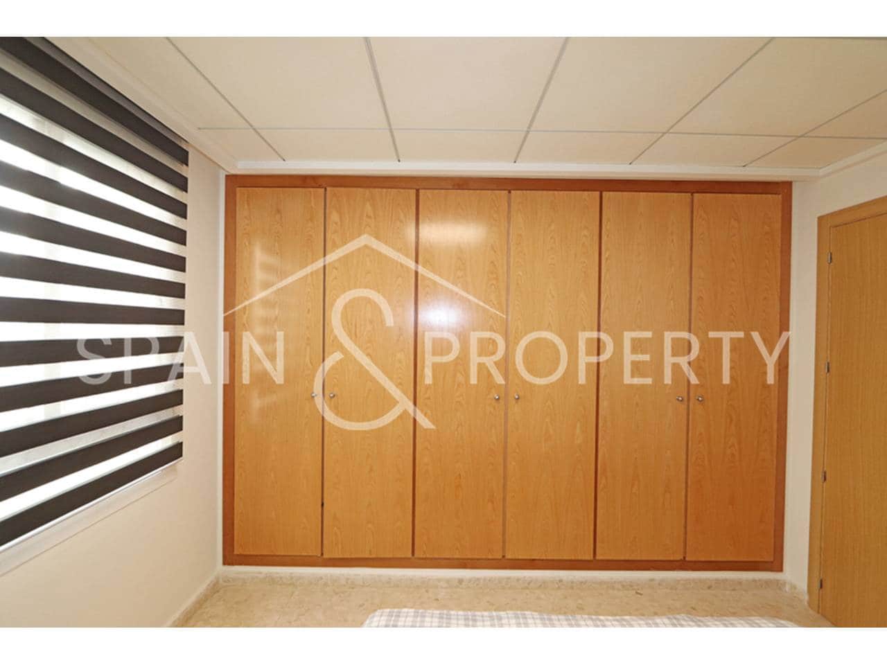 3 slaapkamer Penthouse te koop in Montroy met garage - € 215.000 (Ref: 9405933)