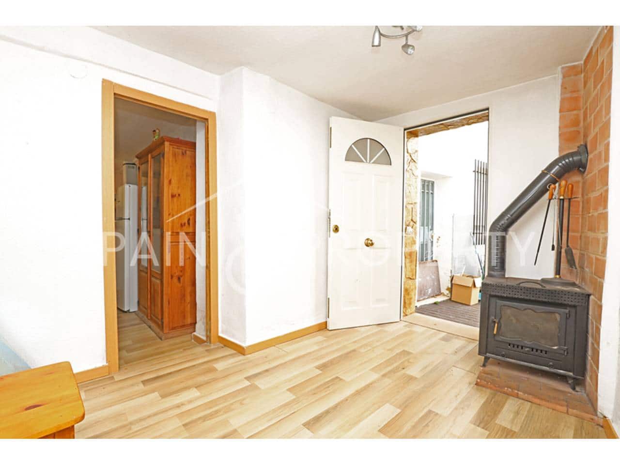 2 bedroom Townhouse for sale in Macastre - € 48,000 (Ref: 9413461)