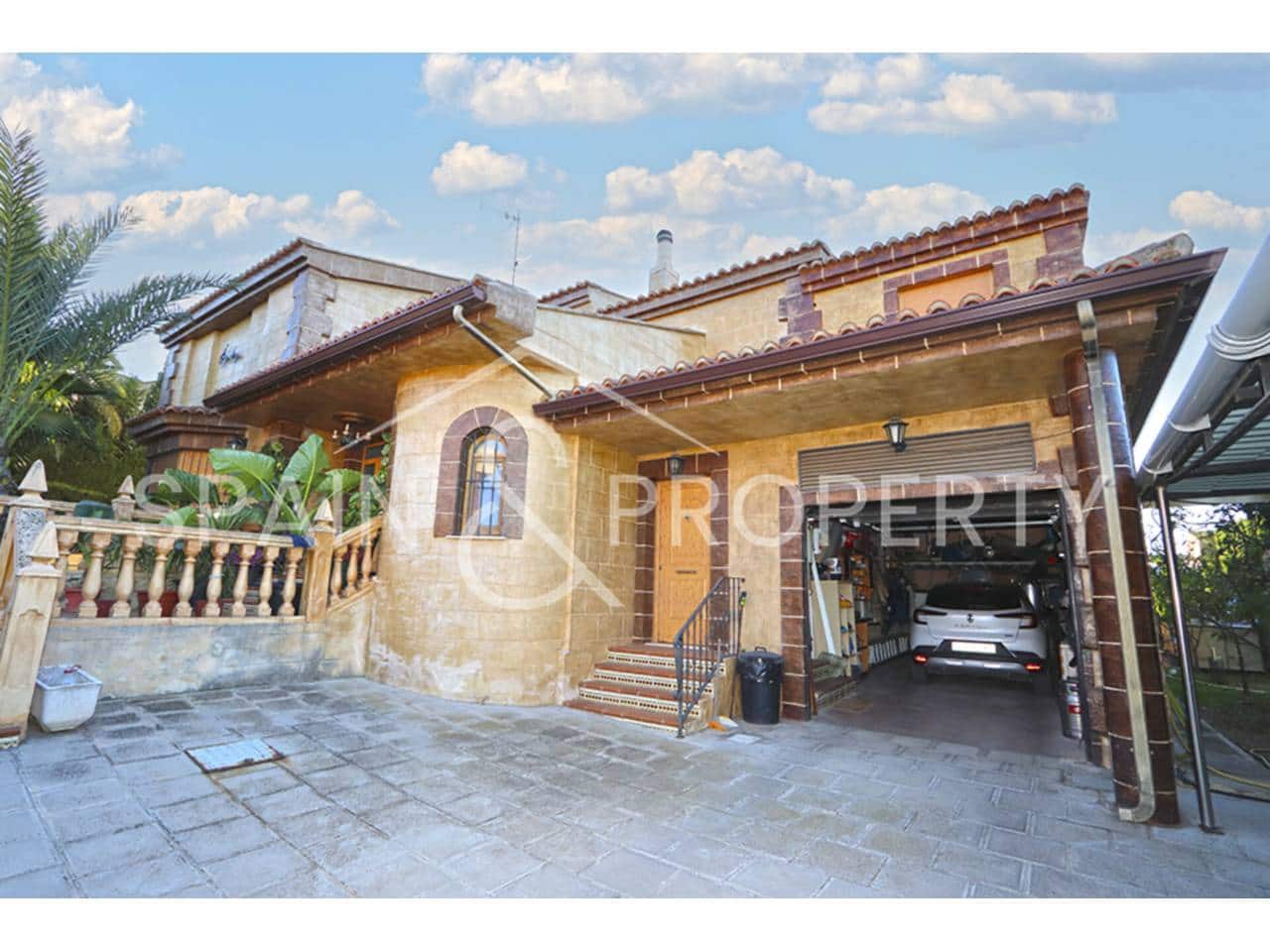 4 soverom Villa til salgs i Montserrat med svømmebasseng garasje - € 550 000 (Ref: 9418822)