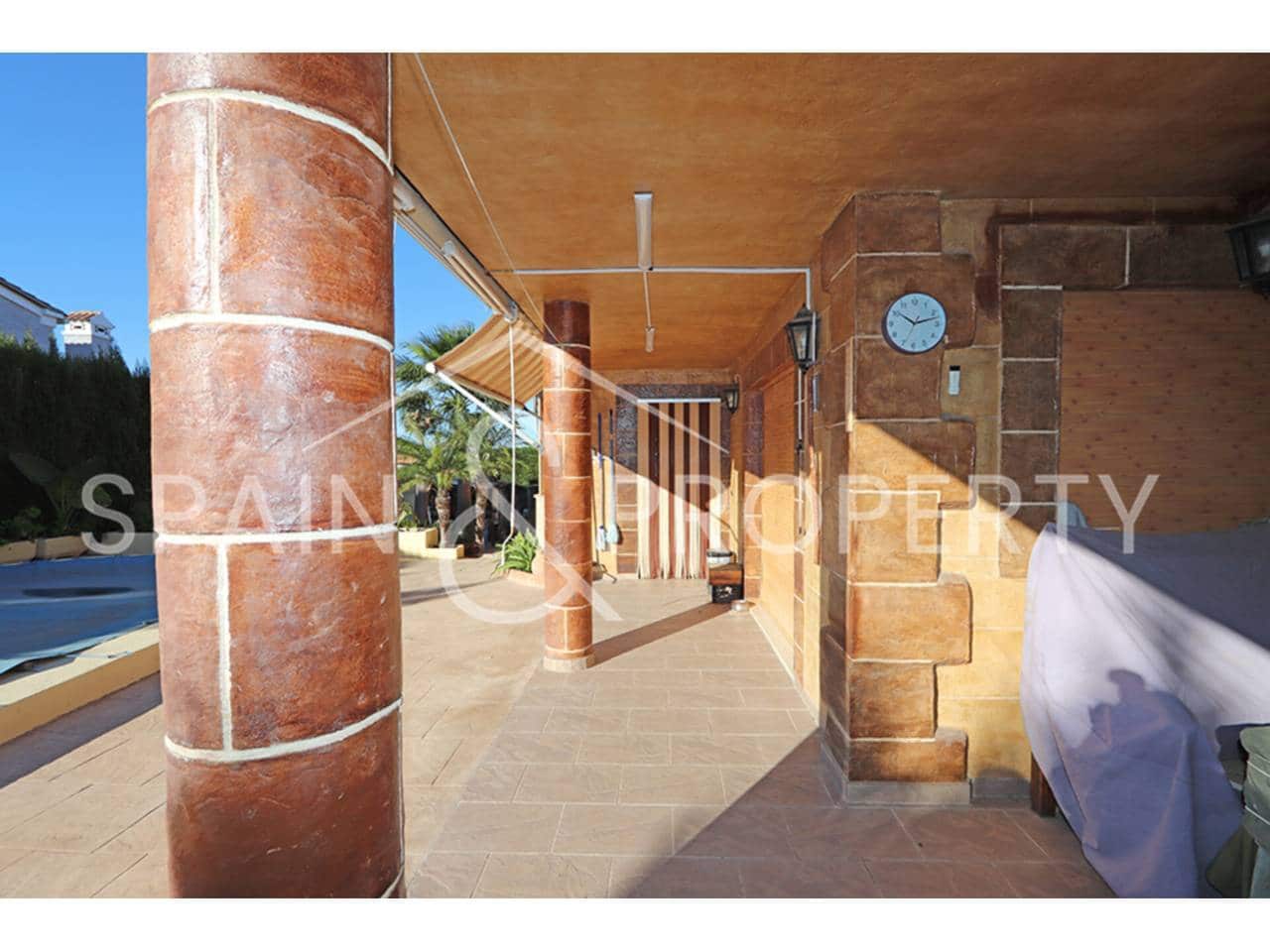 4 soverom Villa til salgs i Montserrat med svømmebasseng garasje - € 550 000 (Ref: 9418822)