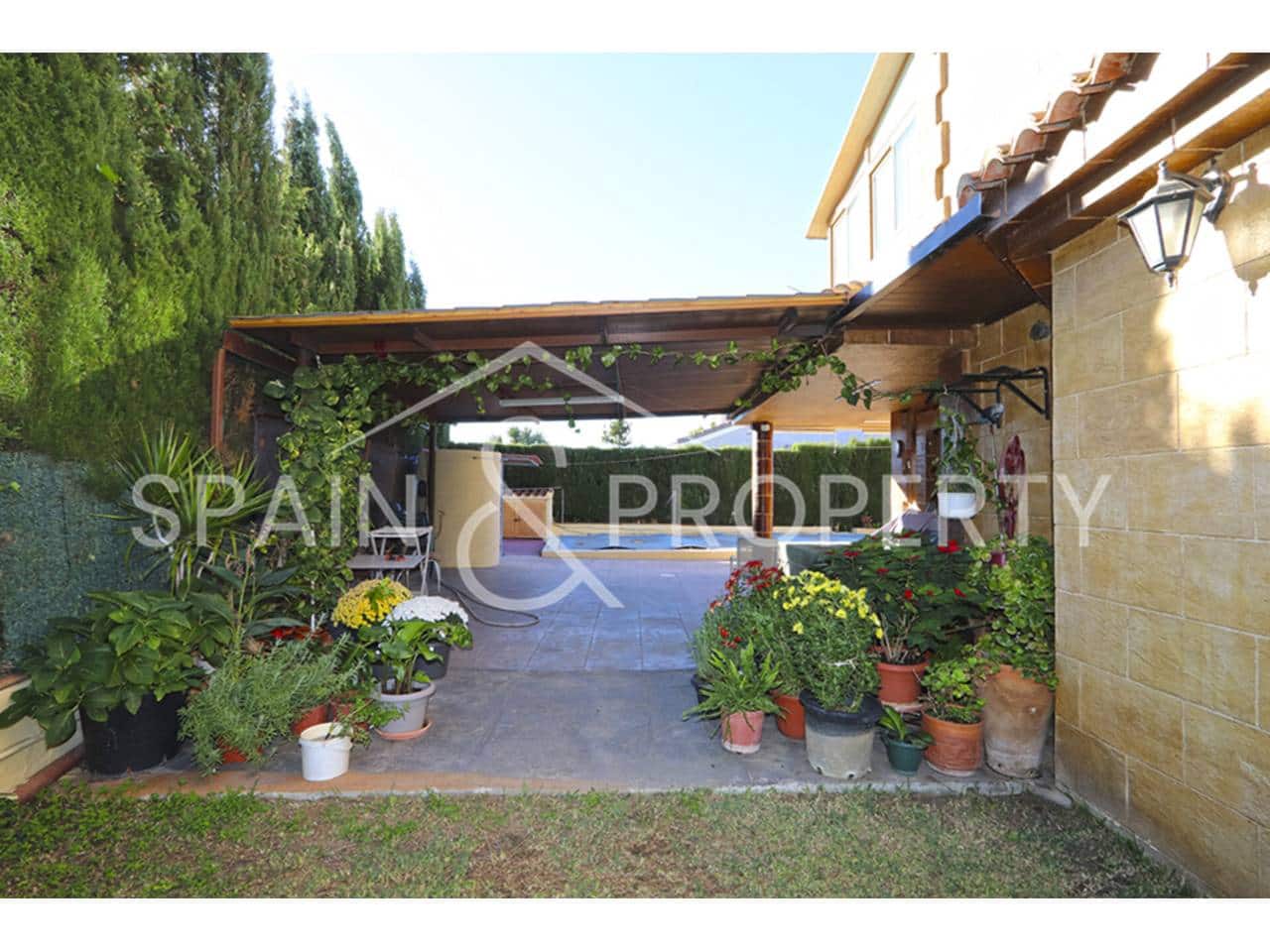 4 soverom Villa til salgs i Montserrat med svømmebasseng garasje - € 550 000 (Ref: 9418822)