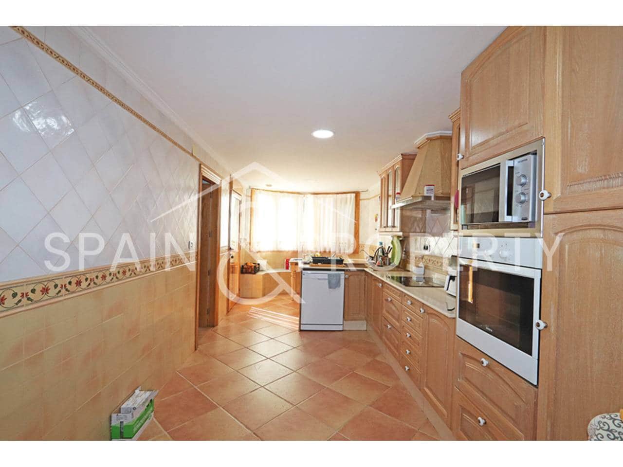 4 soverom Villa til salgs i Montserrat med svømmebasseng garasje - € 550 000 (Ref: 9418822)