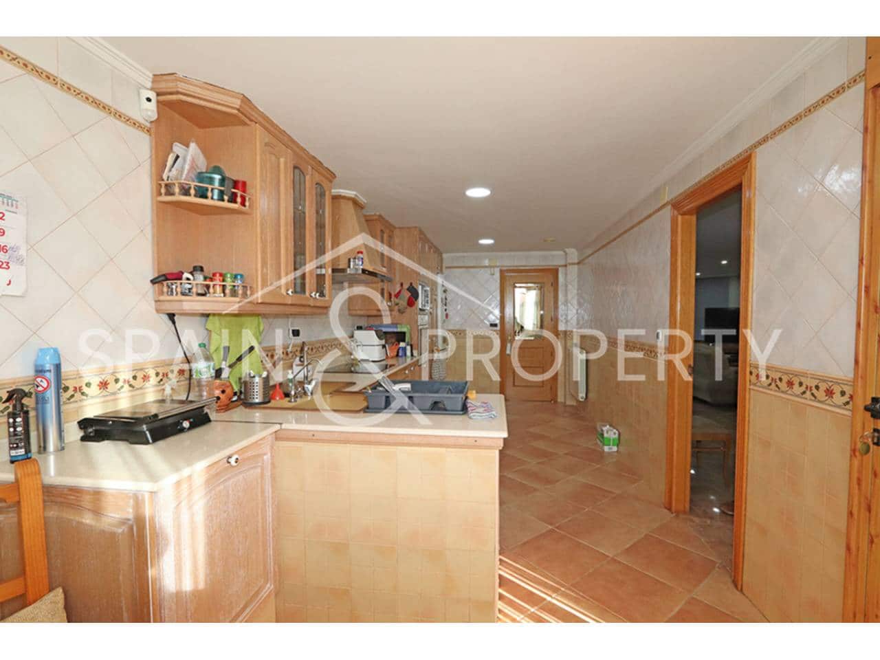 4 soverom Villa til salgs i Montserrat med svømmebasseng garasje - € 550 000 (Ref: 9418822)