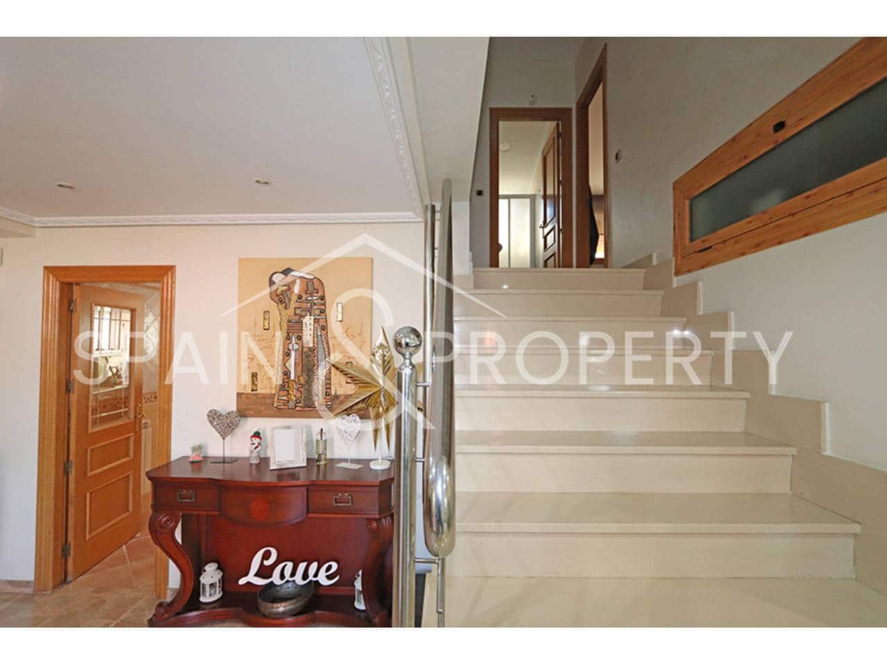 4 soverom Villa til salgs i Montserrat med svømmebasseng garasje - € 550 000 (Ref: 9418822)